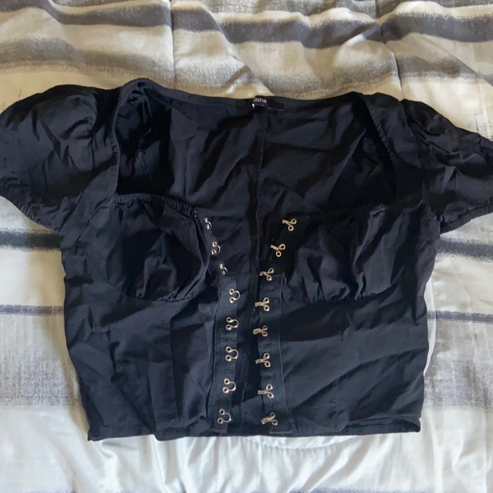 Crop top puffy sleeves